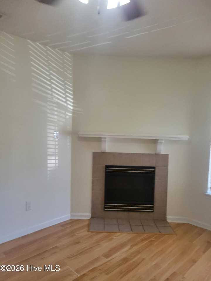 1129 Pueblo Dr - Photo 3 of 8