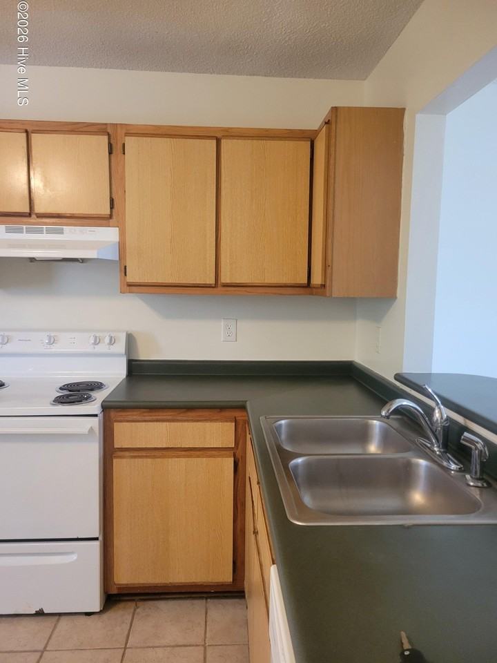 1129 Pueblo Dr - Photo 4 of 8