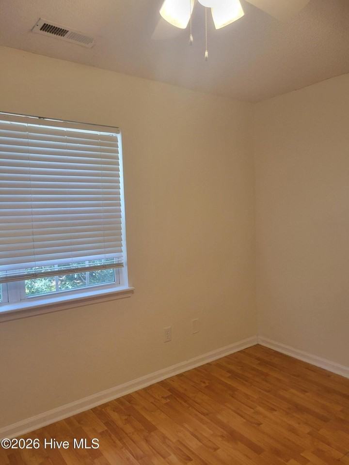 1129 Pueblo Dr - Photo 7 of 8