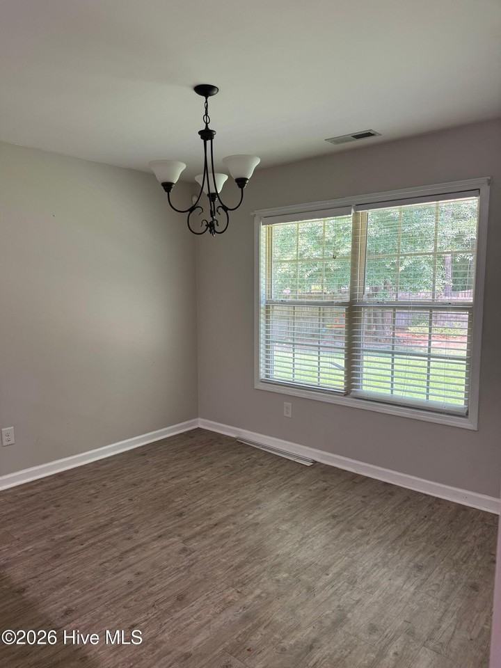 303 Tuscan Ct - Photo 4 of 19