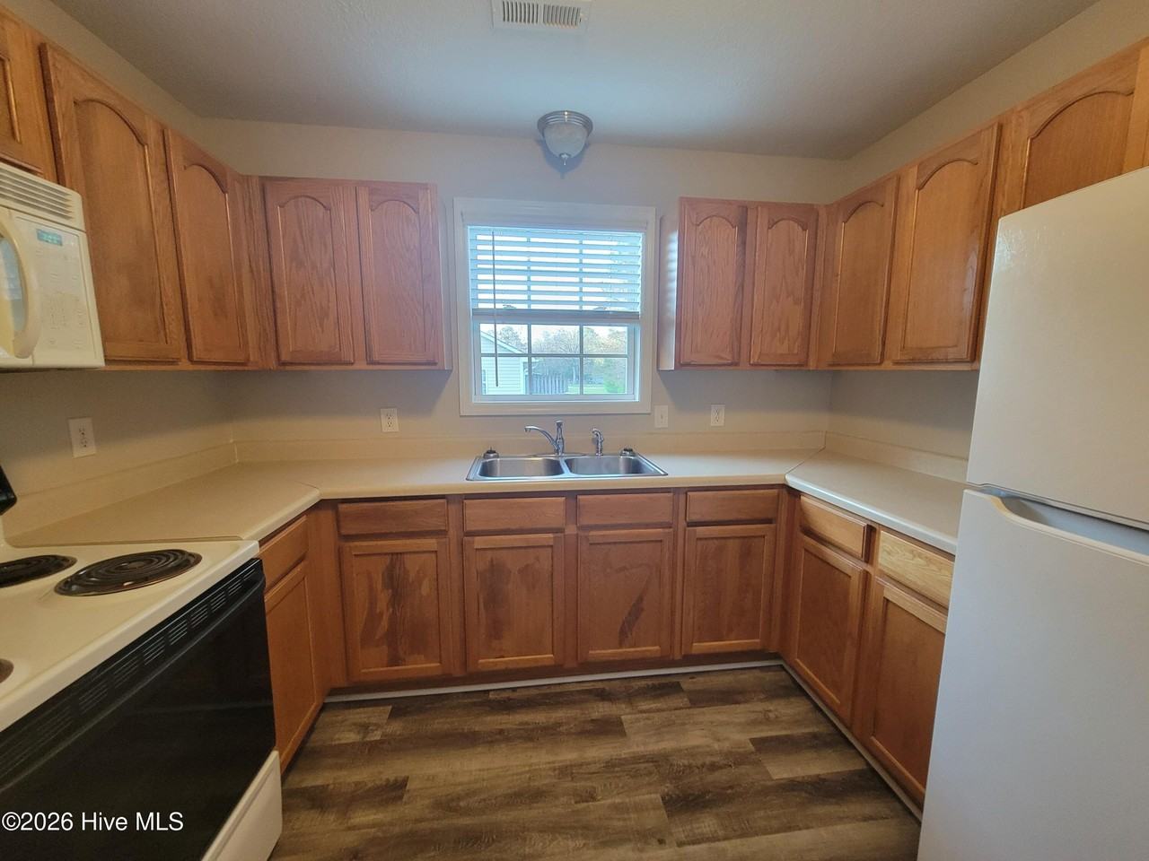 413 Belgrade Swansboro Rd #A - Photo 3 of 6