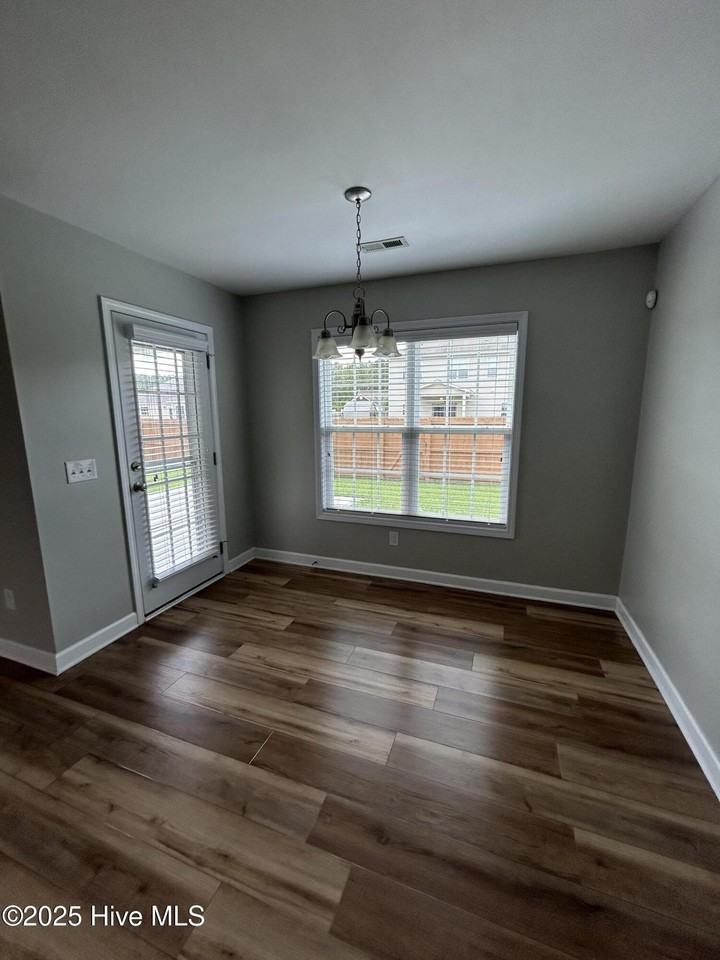 229 Merin Height Rd - Photo 4 of 10