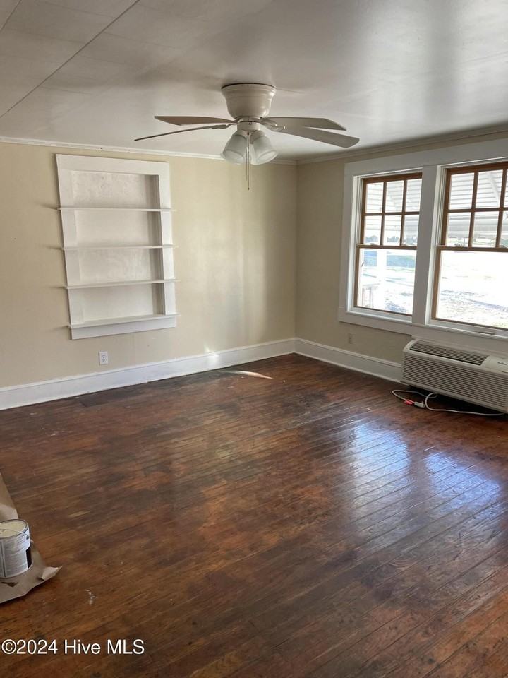 423 Snow Hill St - Photo 3 of 7