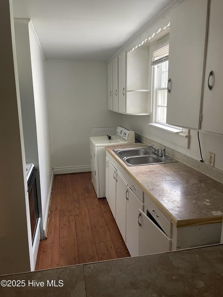 423 Snow Hill St - Photo 6 of 7