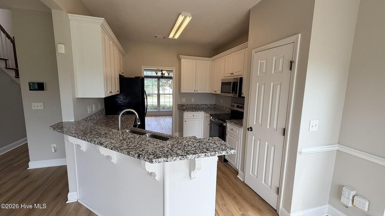 4573 Logans Way - Photo 5 of 29