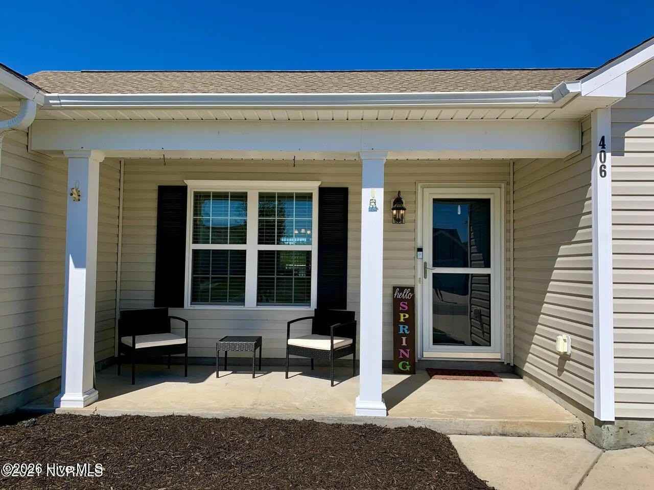 406 Amaryllis Ln - Photo 3 of 15