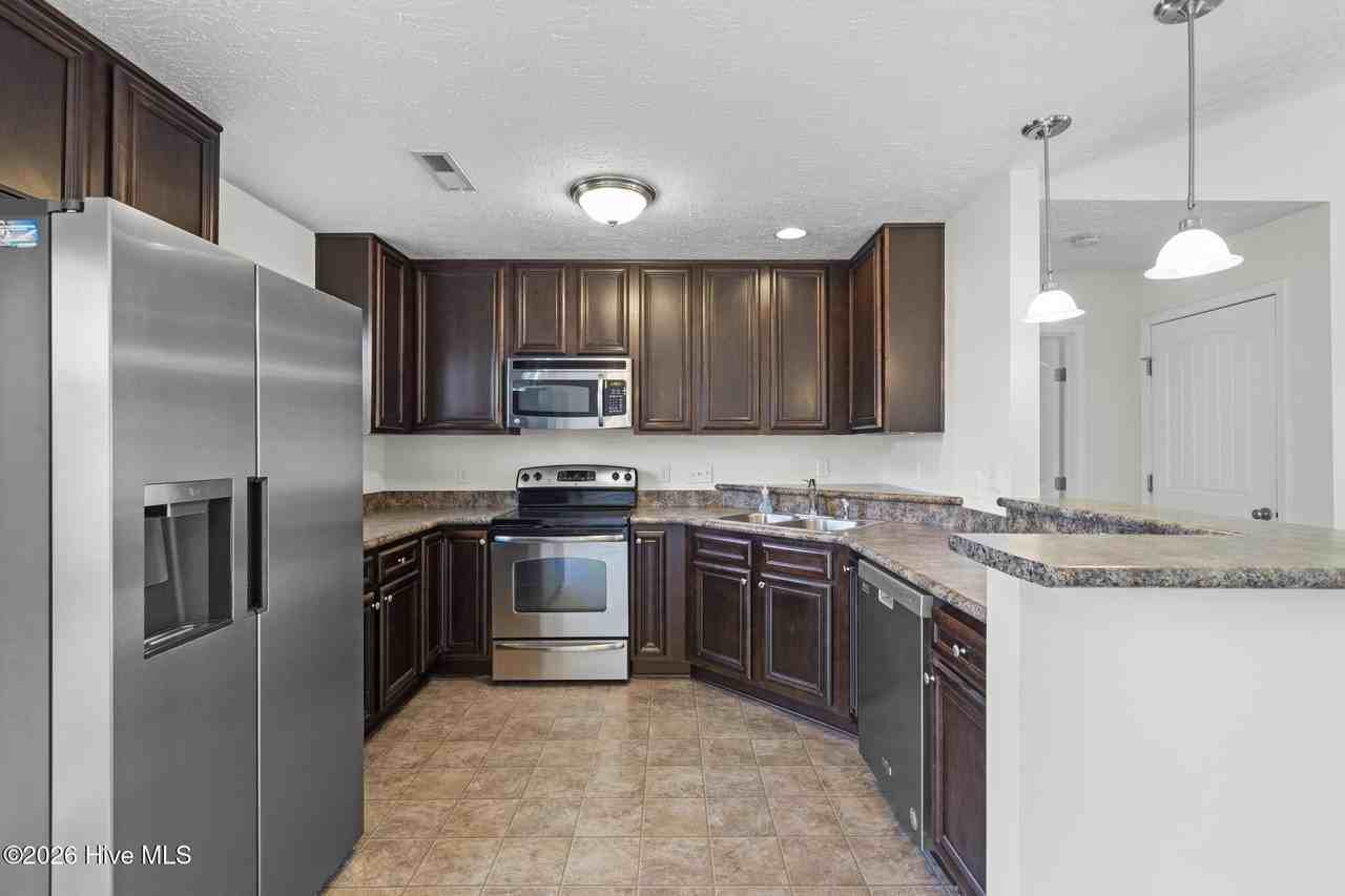 406 Amaryllis Ln - Photo 6 of 15