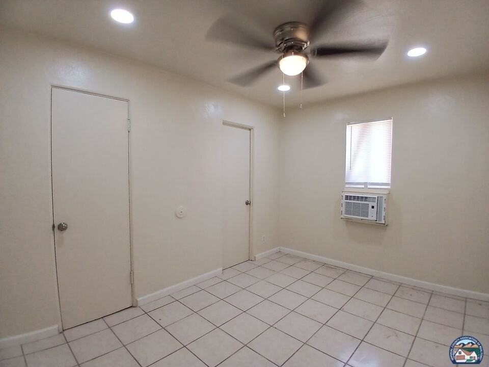 210 B St - Photo 7 of 9