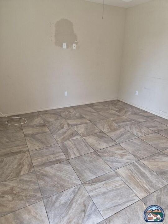311 N 2nd St - Photo 4 of 7