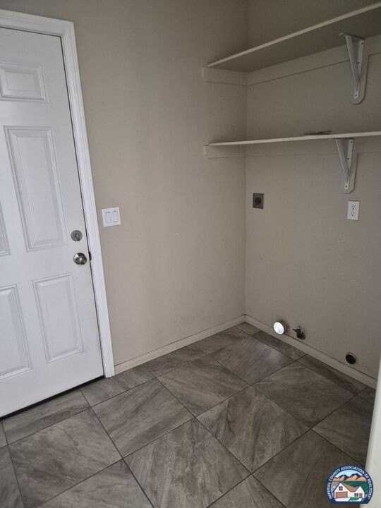 311 N 2nd St - Photo 5 of 7
