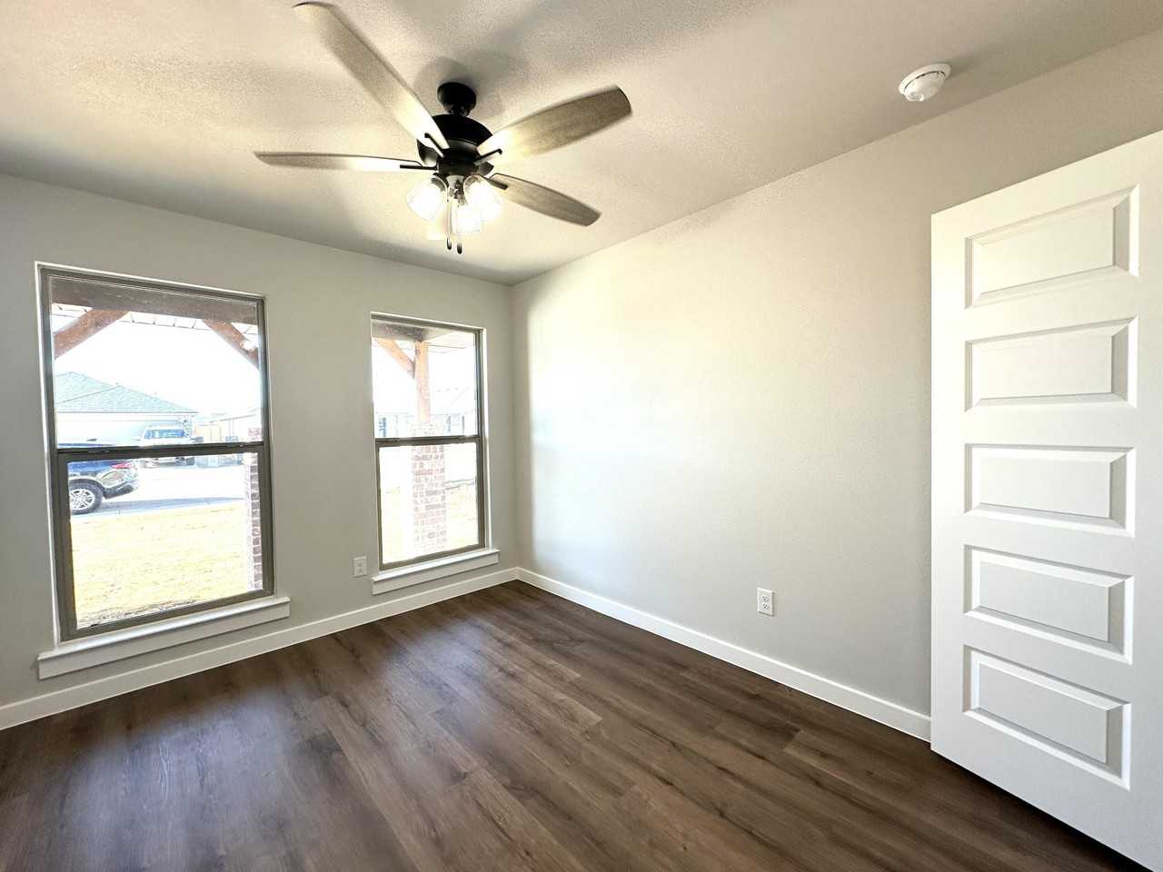 2912 Corpus Ave - Photo 3 of 14