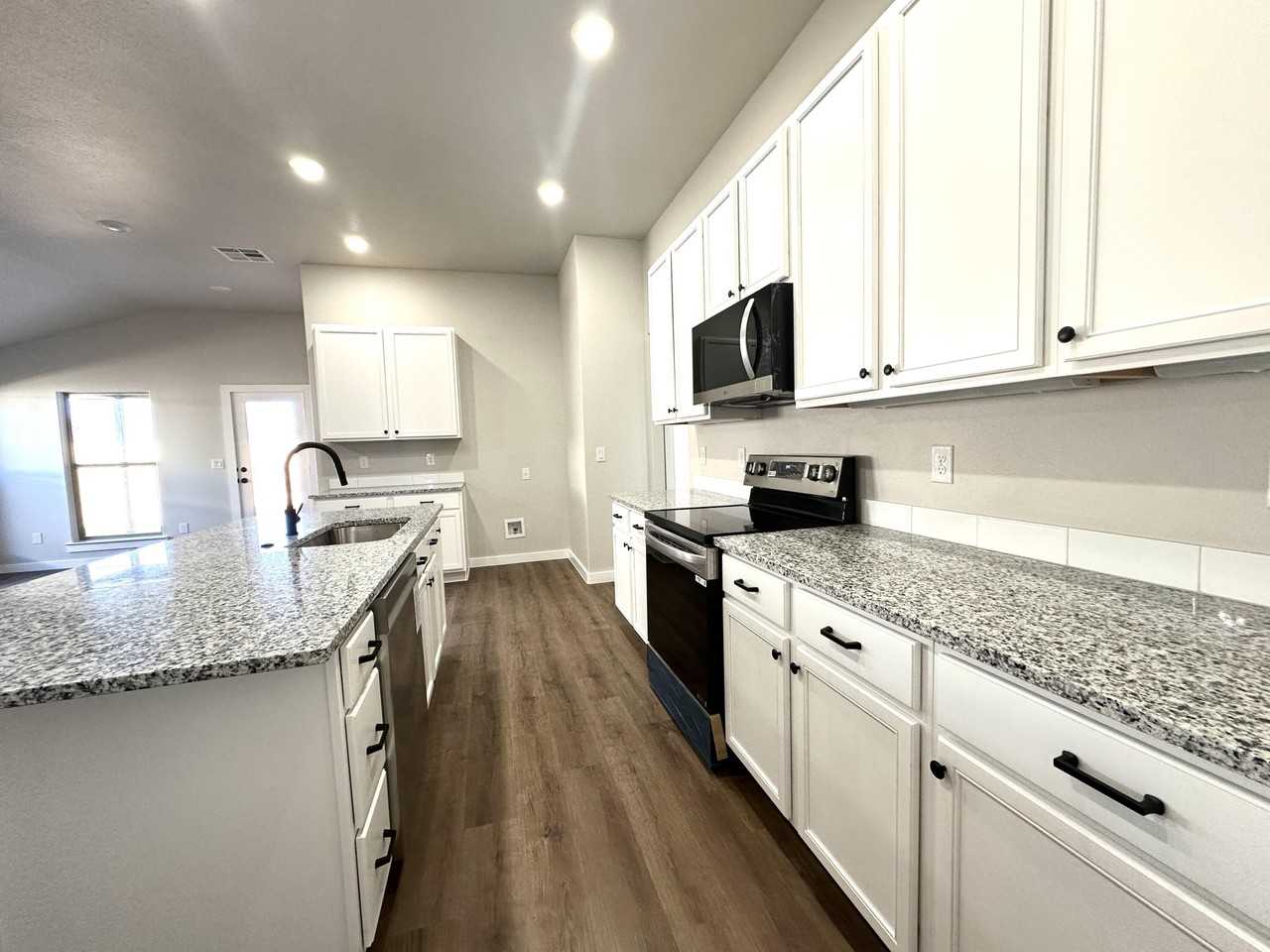 2912 Corpus Ave - Photo 6 of 14