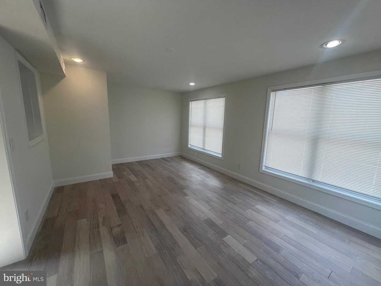 1324 H St Ne - Photo 4 of 12