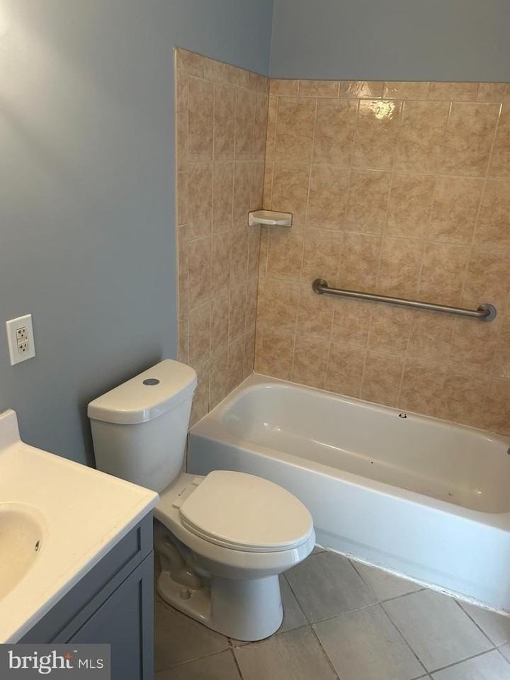 1169 Morse St Ne - Photo 6 of 15
