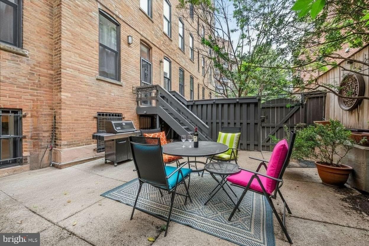 1830 17th St Nw - Photo 2 of 32