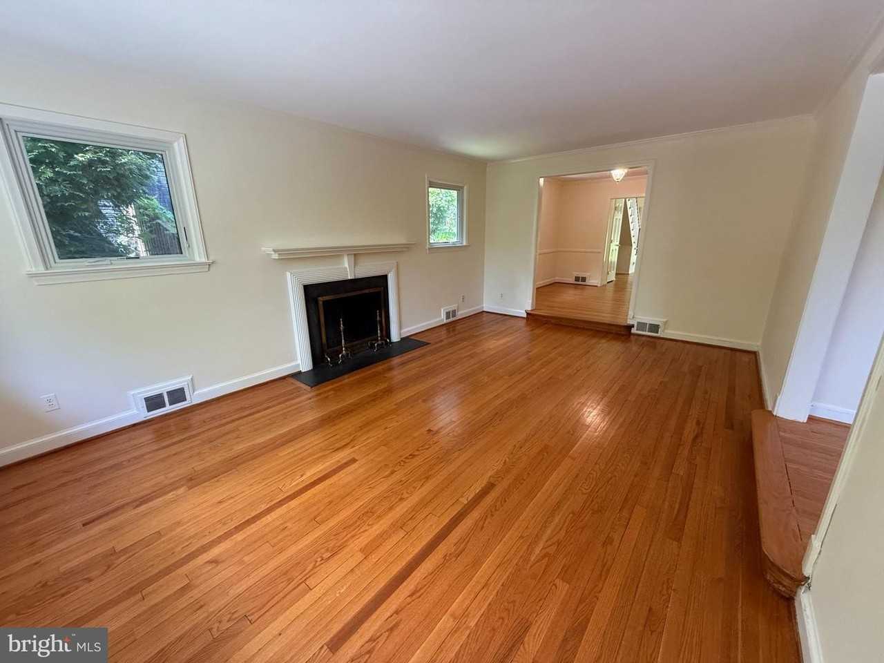 5021 Cathedral Ave Nw - Photo 2 of 19