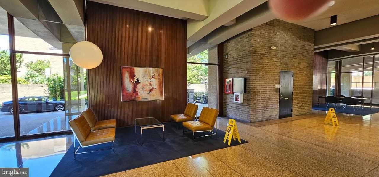 490 M St Sw - Photo 2 of 12