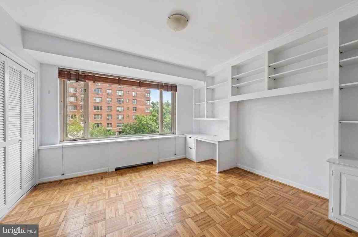 4301 Massachusetts Ave Nw - Photo 5 of 26