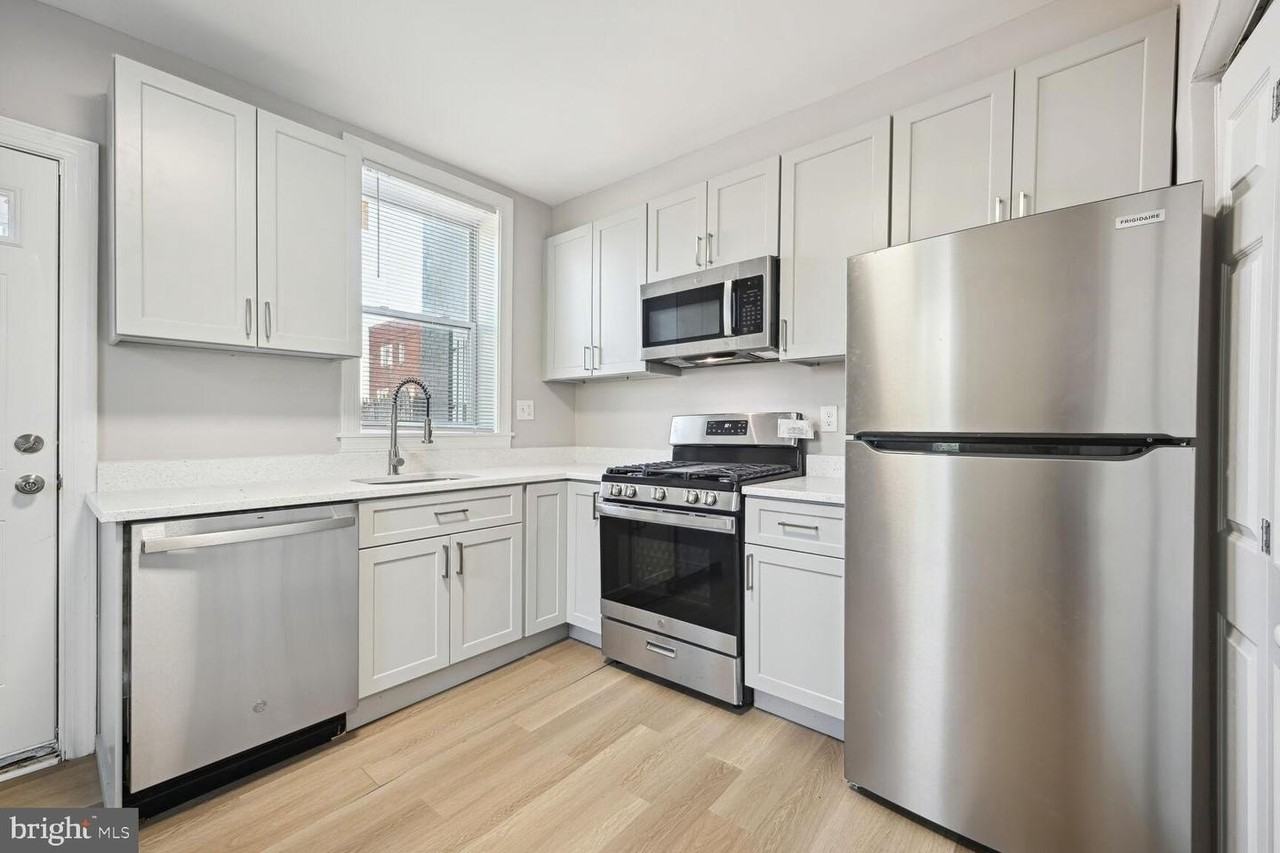 1640 L St Ne - Photo 3 of 17