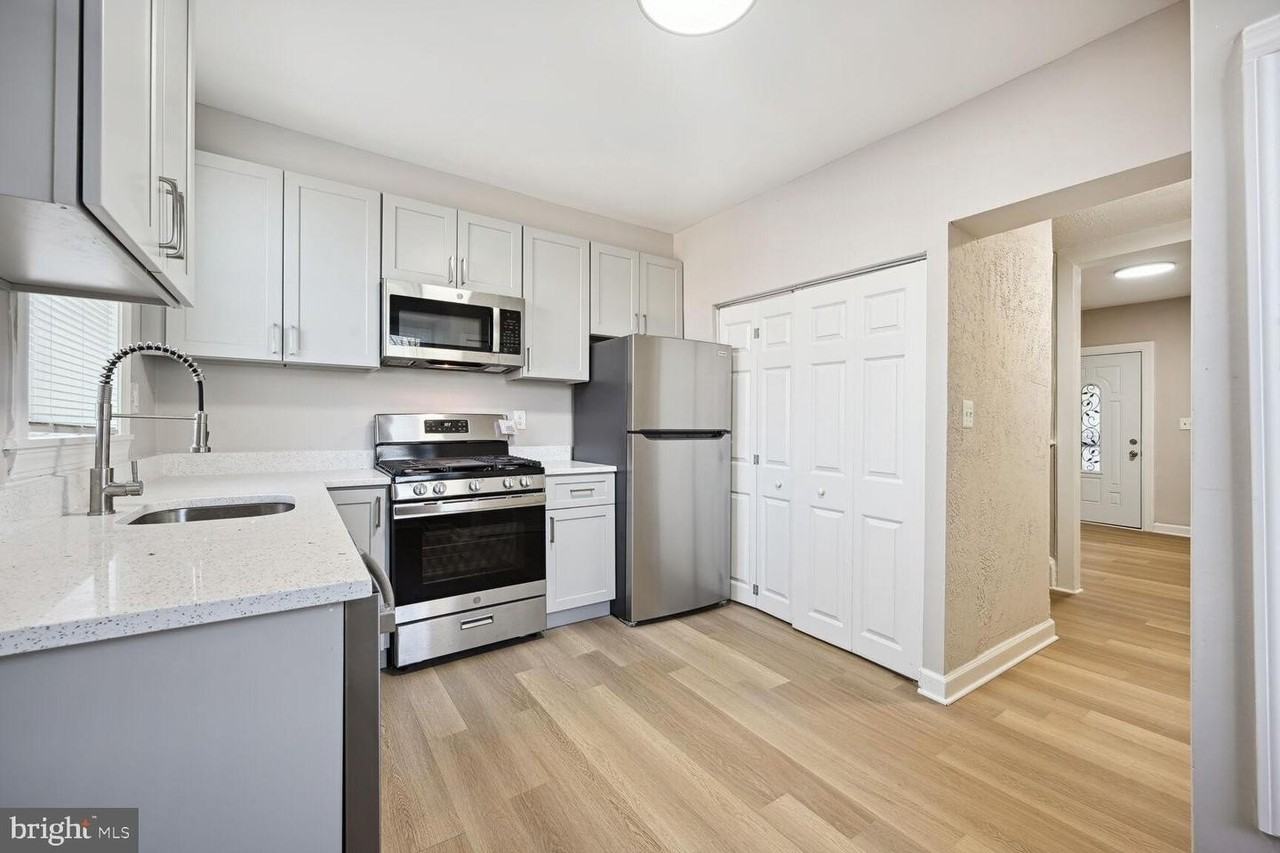1640 L St Ne - Photo 4 of 17