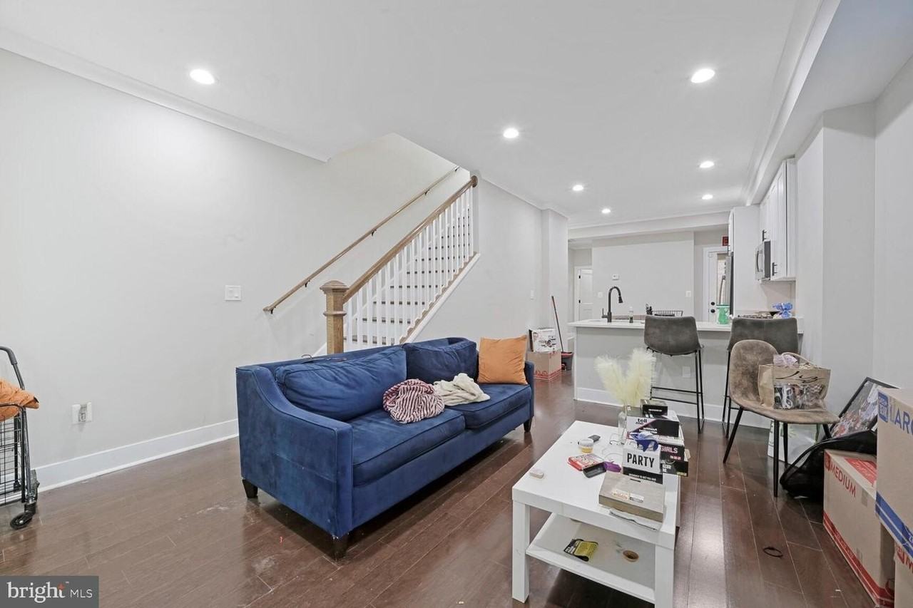 608 Irving St Nw - Photo 3 of 18