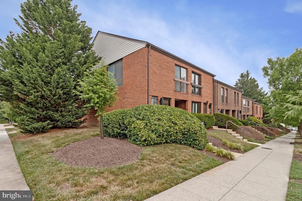 2435 18th St Ne - Photo 4 of 50