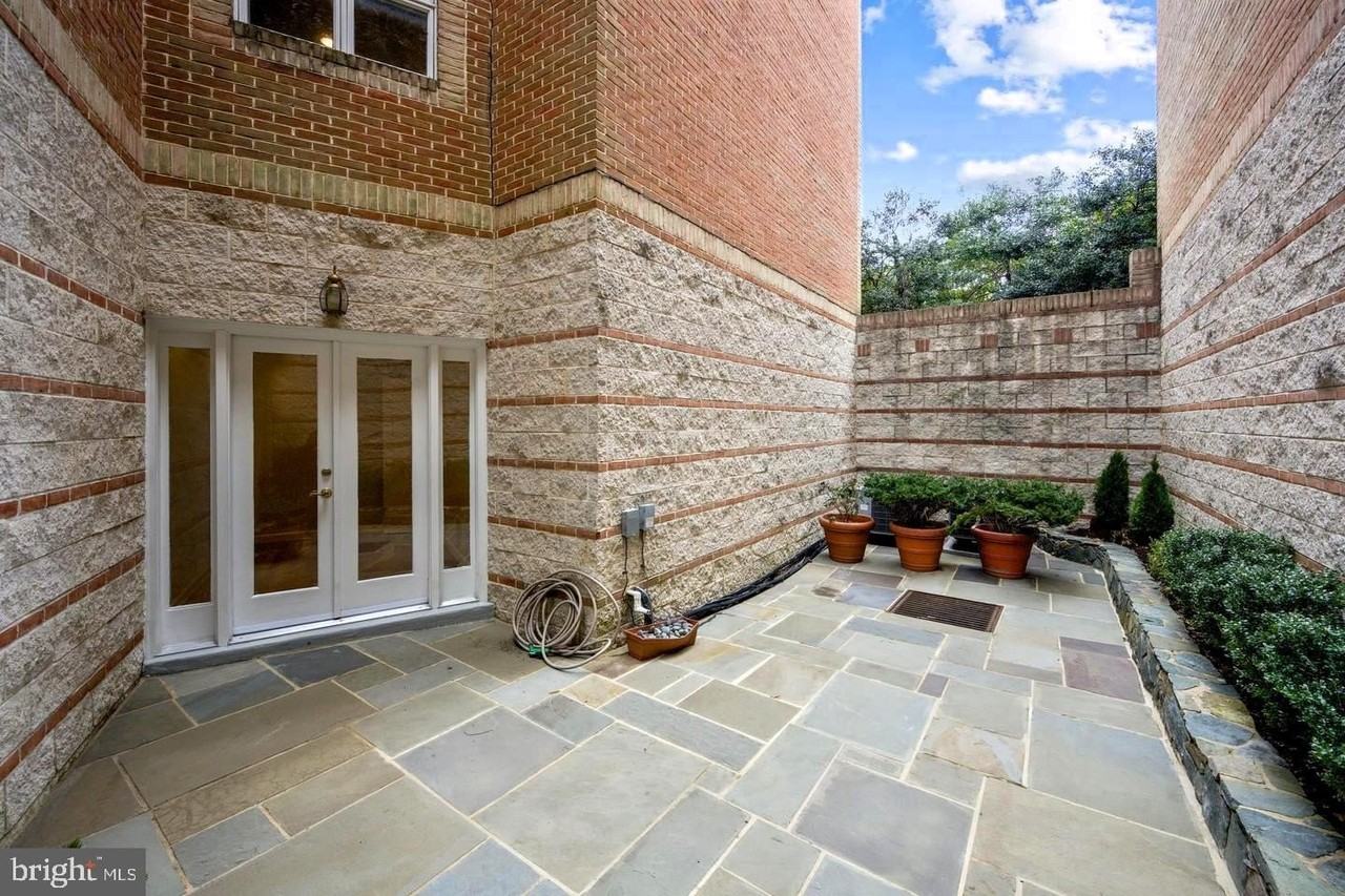 5330 Connecticut Ave Nw - Photo 7 of 38