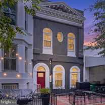 738 11th St Ne - Photo 1 of 1