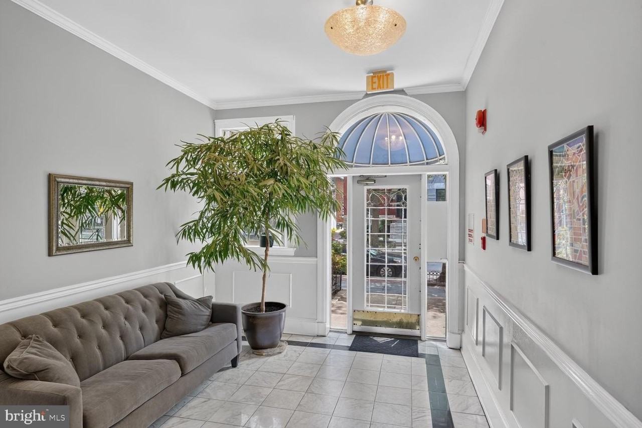 1736 18th St Nw - Photo 4 of 34