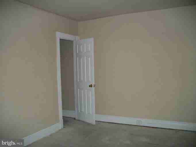 1429 S St Se - Photo 2 of 27