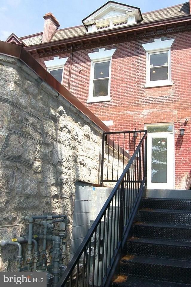 3211 Georgia Ave Nw - Photo 2 of 36