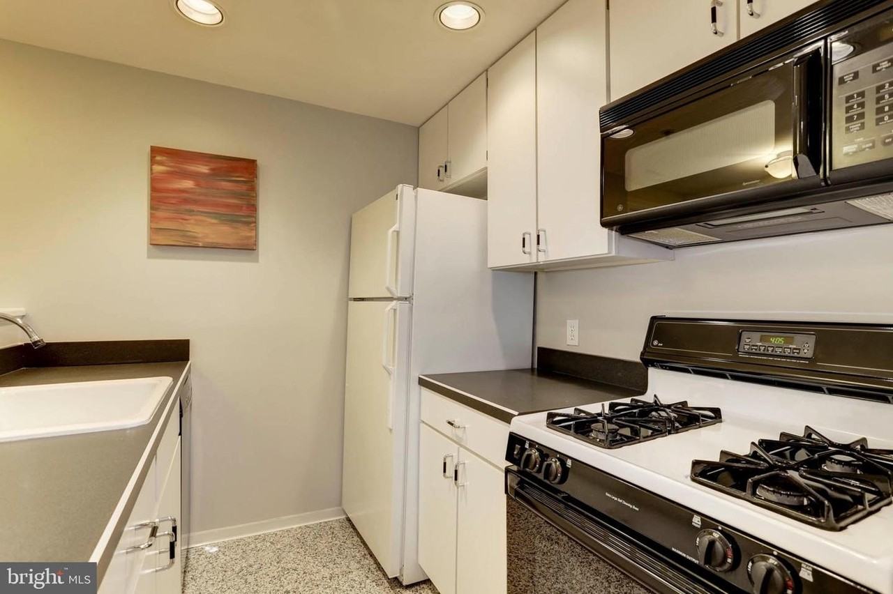 1807 California St Nw - Photo 3 of 19