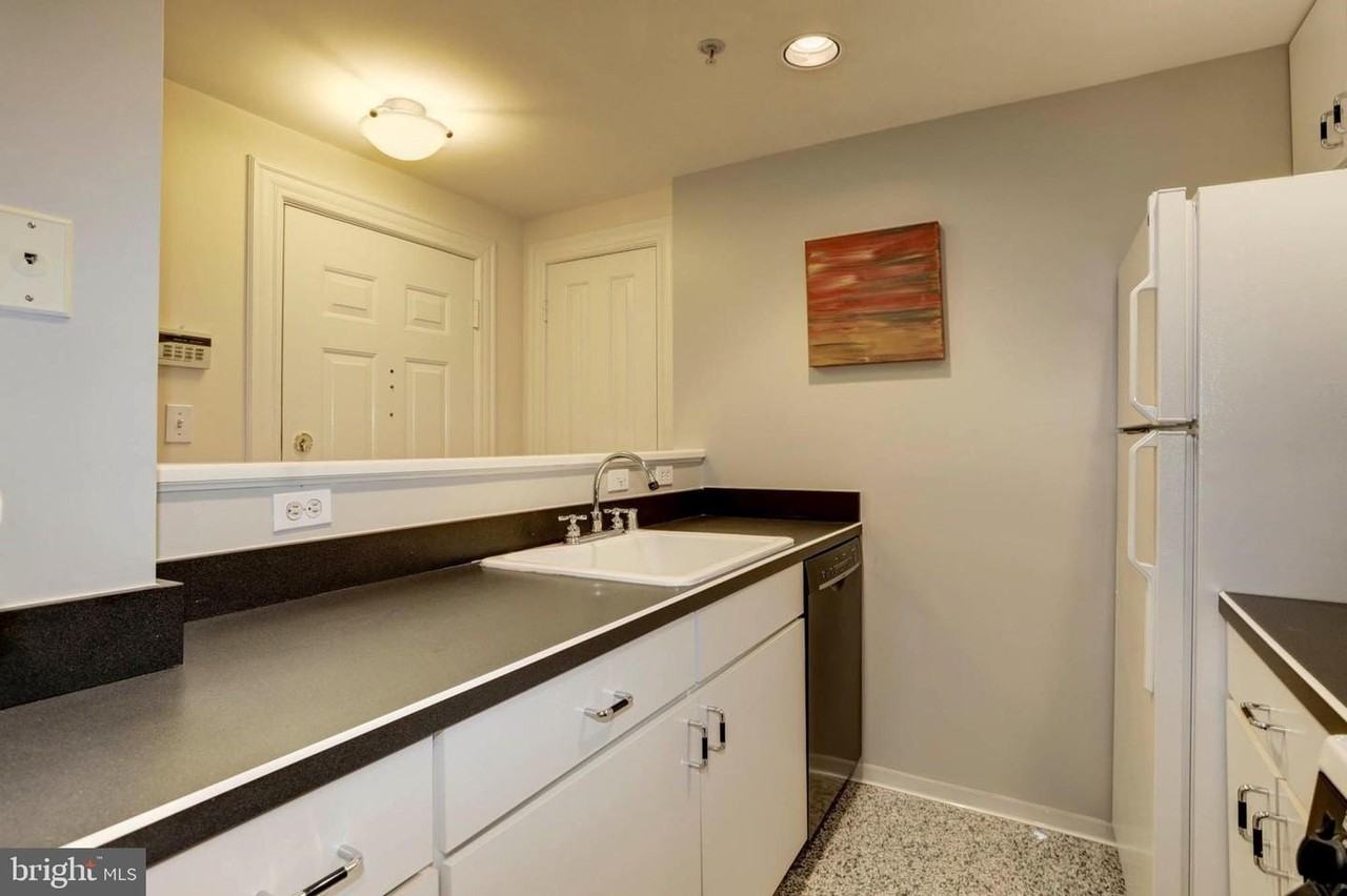 1807 California St Nw - Photo 4 of 19