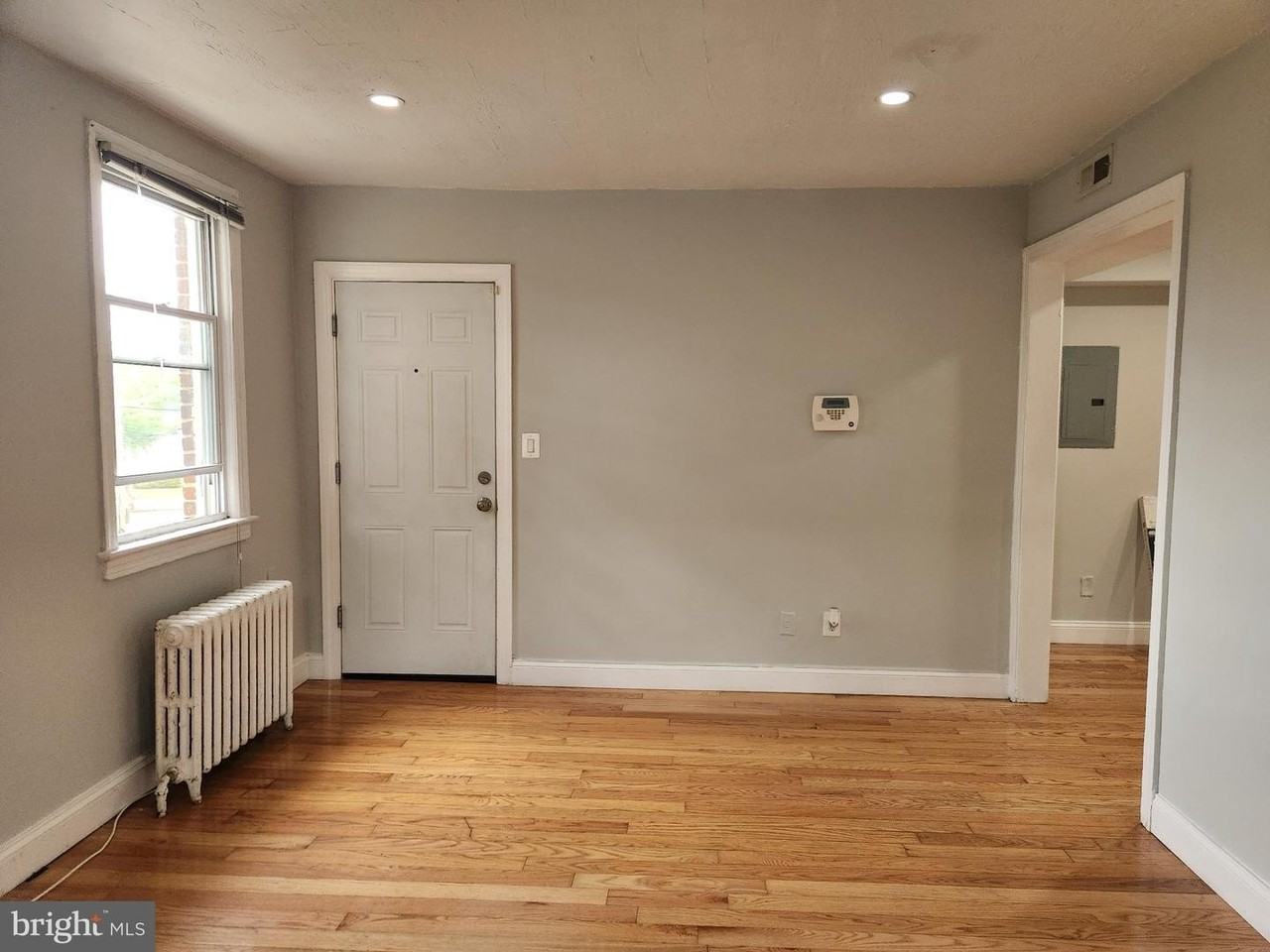 812 Taylor St Ne - Photo 4 of 19