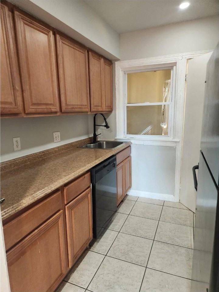 812 Taylor St Ne - Photo 6 of 19
