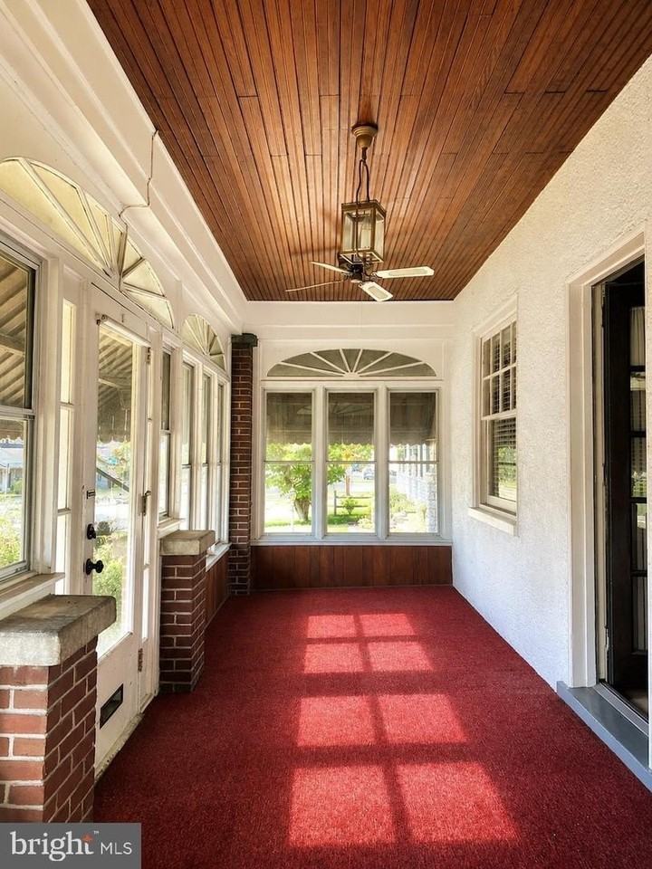 501 W Newport Pike - Photo 5 of 19