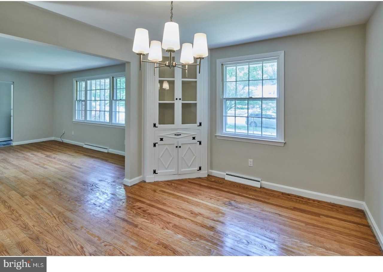 506 Foulkstone Rd - Photo 6 of 19