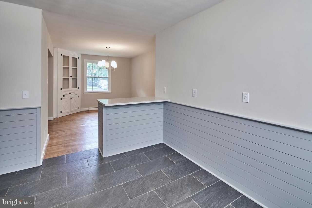 506 Foulkstone Rd - Photo 7 of 19