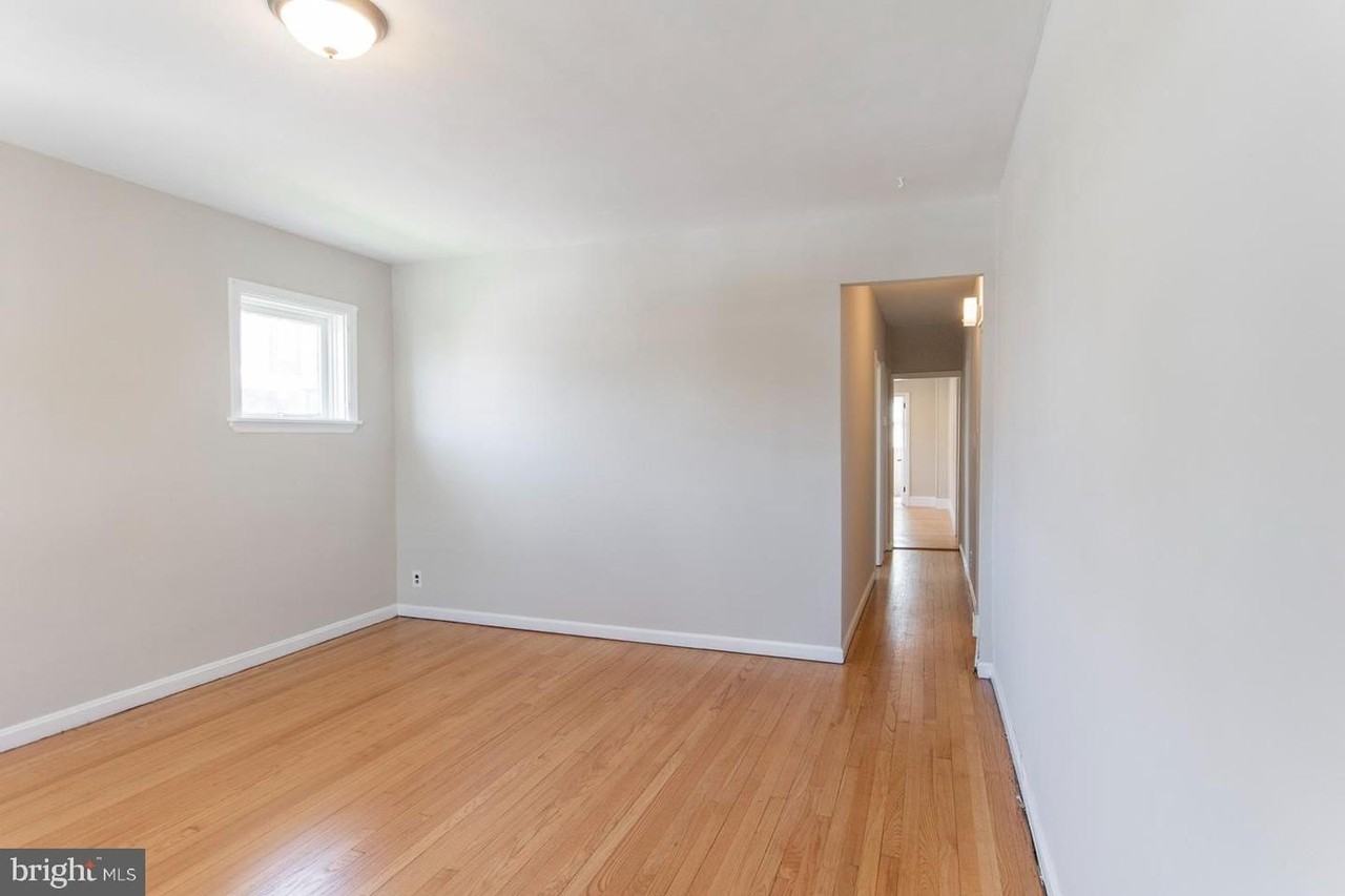 1600 W 10th St - Photo 6 of 18