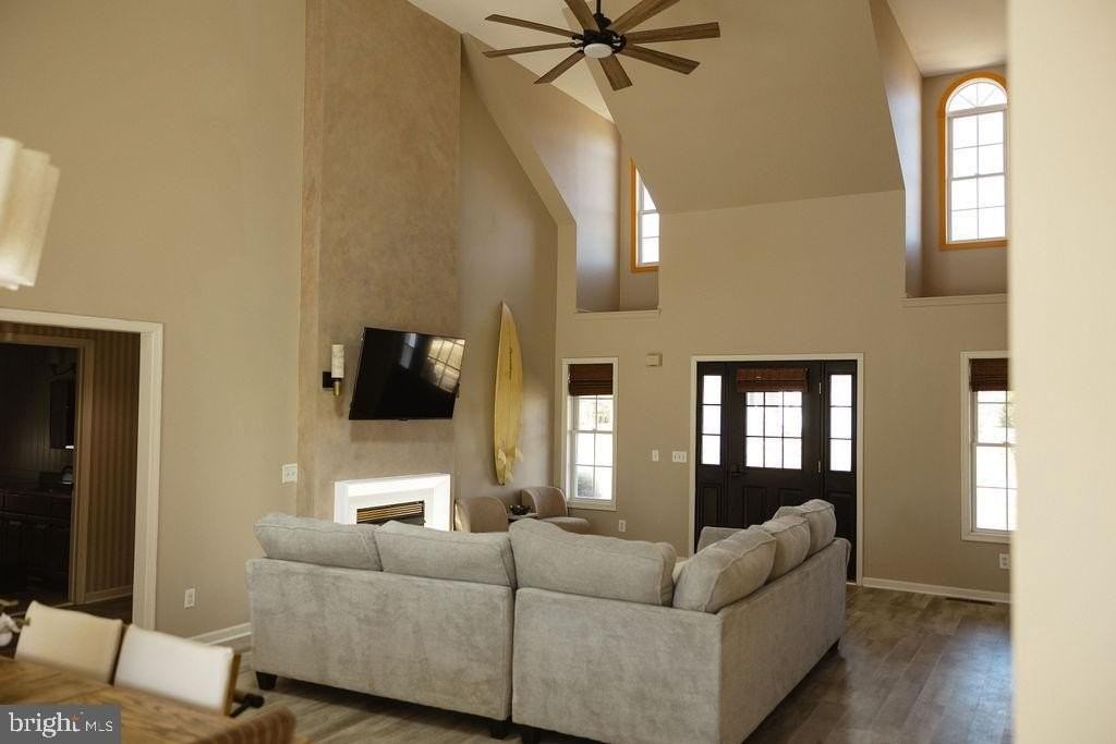 42 Deerfield Ln - Photo 2 of 20