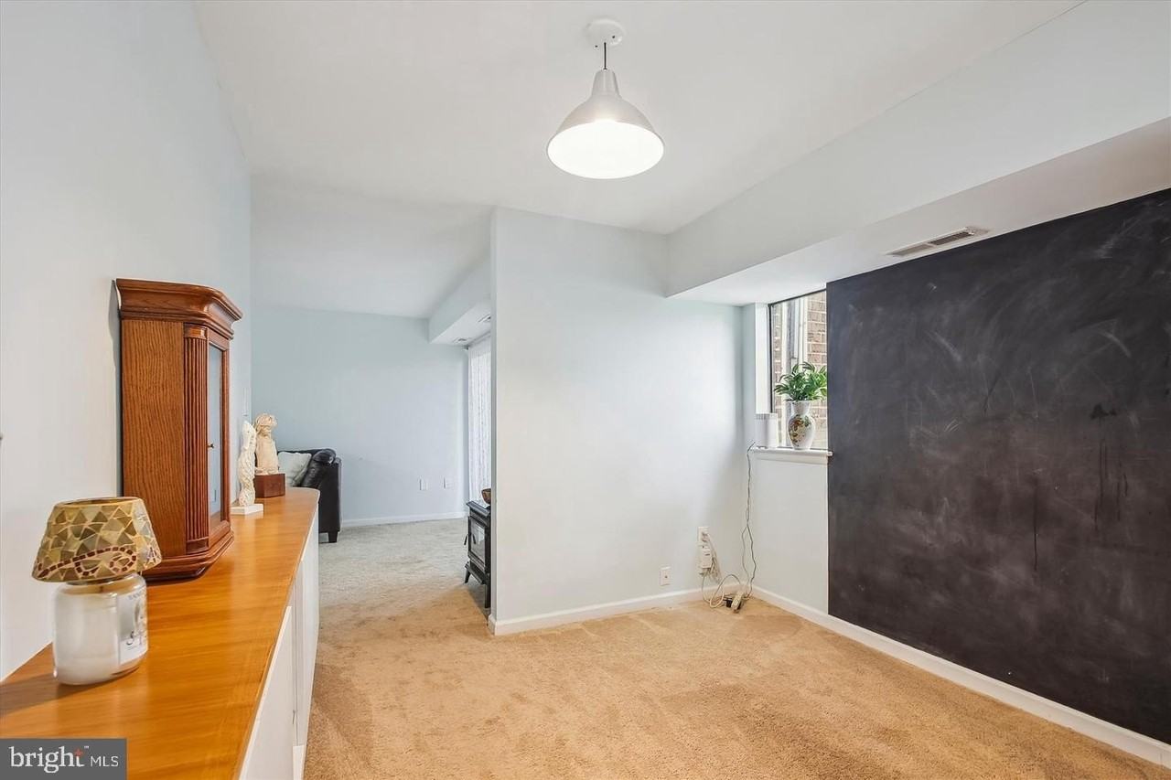 21 Silverwood Cir - Photo 4 of 16