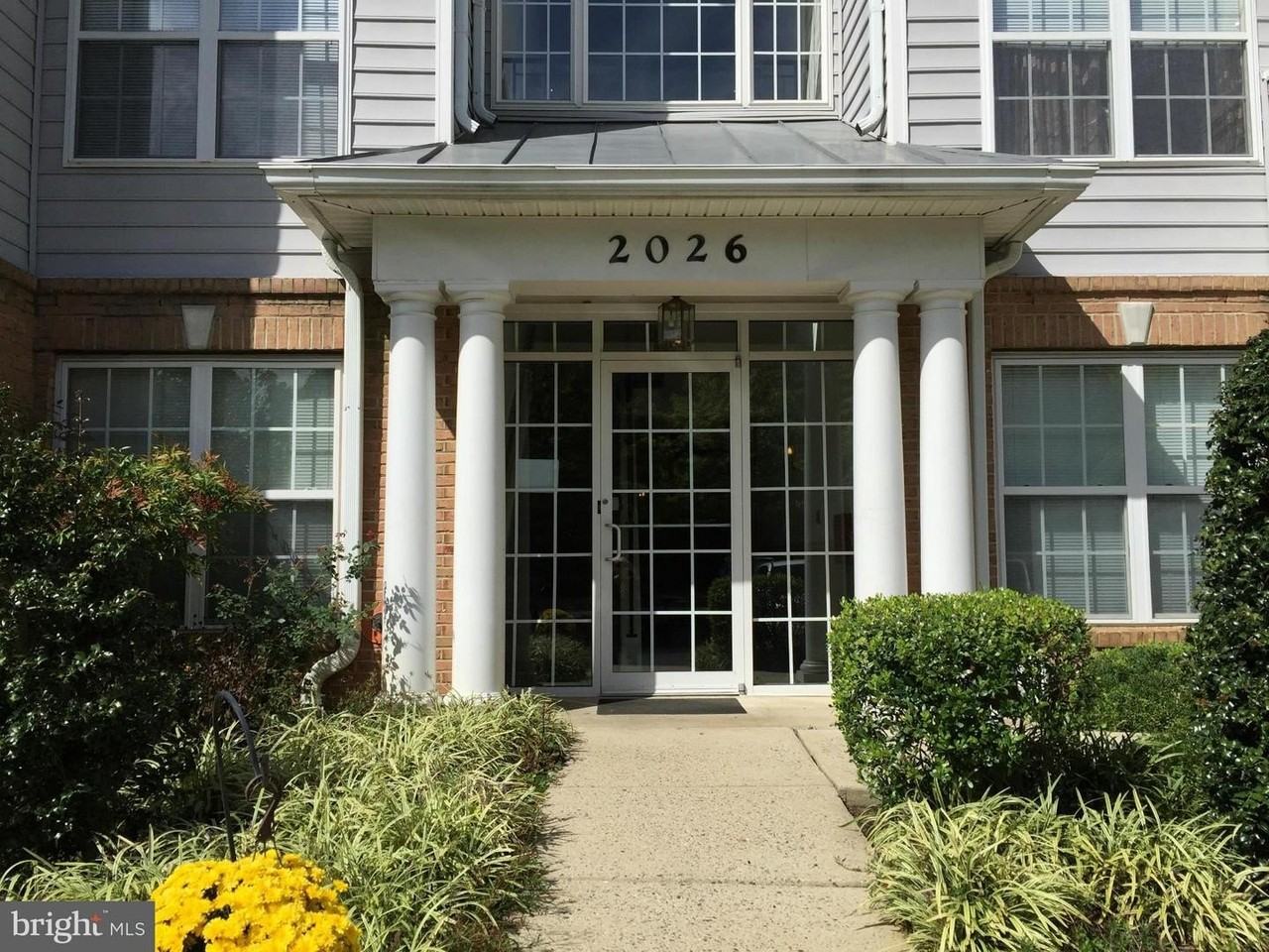 2026 Gov Thomas Bladen Way - Photo 2 of 28