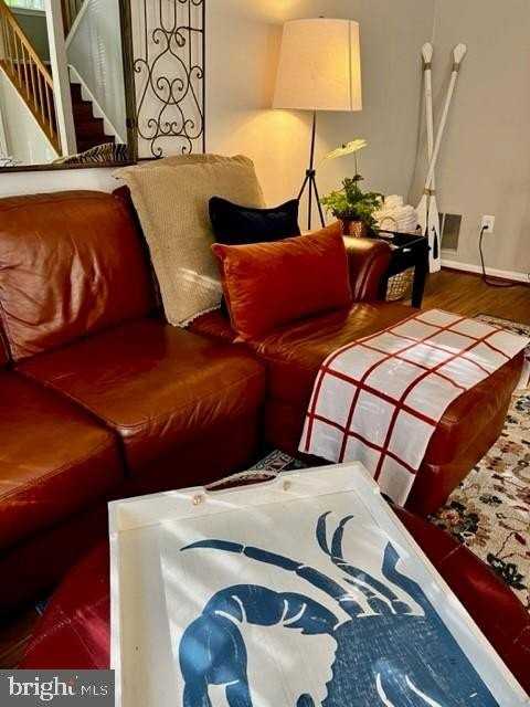 923 Breakwater Dr - Photo 7 of 10