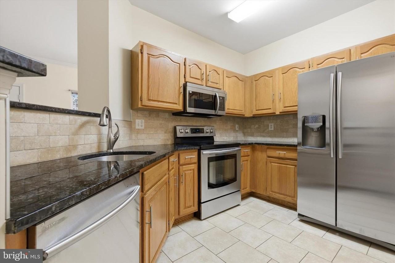 1640 Fallowfield Ct - Photo 3 of 27