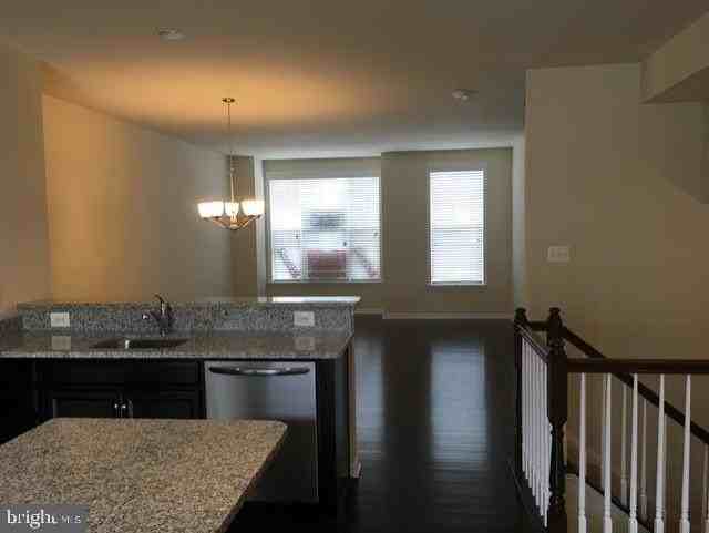 856 Nancy Lynn Ln - Photo 7 of 37