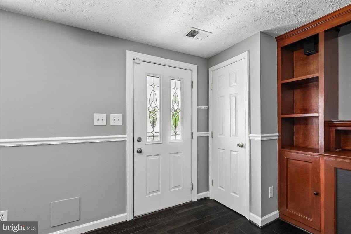 1594 Lodge Pole Ct - Photo 4 of 28