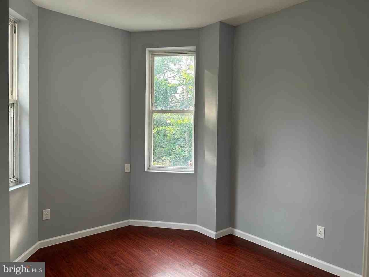 813 N Fulton Ave - Photo 7 of 19