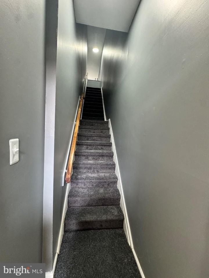 914 N Fulton Ave - Photo 2 of 22
