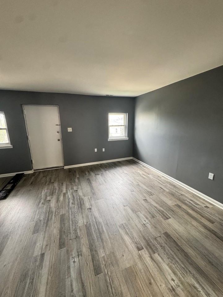 914 N Fulton Ave - Photo 5 of 22