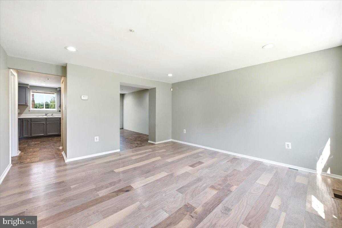 3426 Round Rd - Photo 2 of 24
